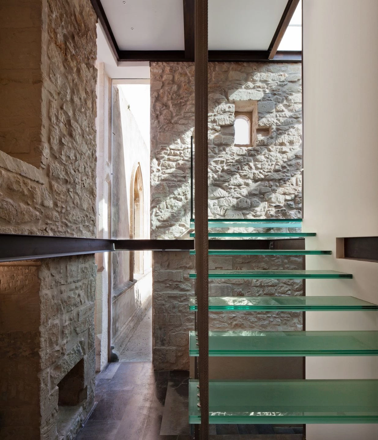 意大利修复古堡别墅,新旧对话的光影空间-28