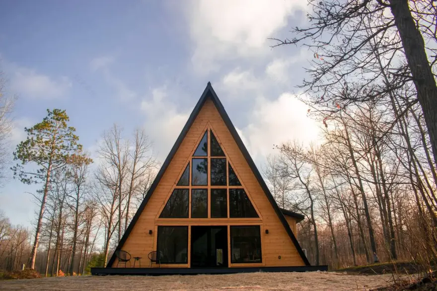 绿色主题 A 框架木屋,体验自然之美-1