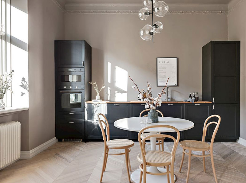 瑞典古典建筑中的温馨现代设计-12