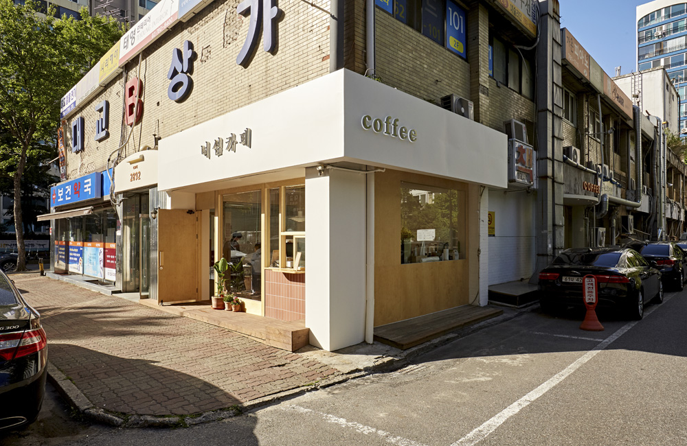 "白色木屋咖啡厅 | 温馨而时尚的设计"-2