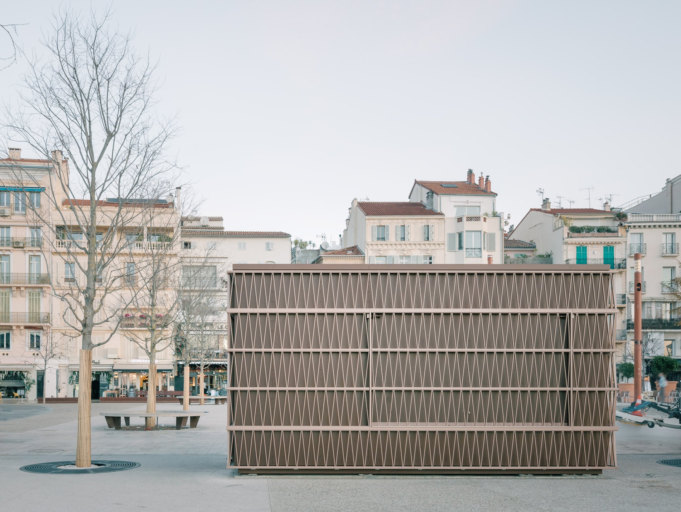 Heams & Michel Architectes shrouds prefabricated pavilions in geometric lattices-15