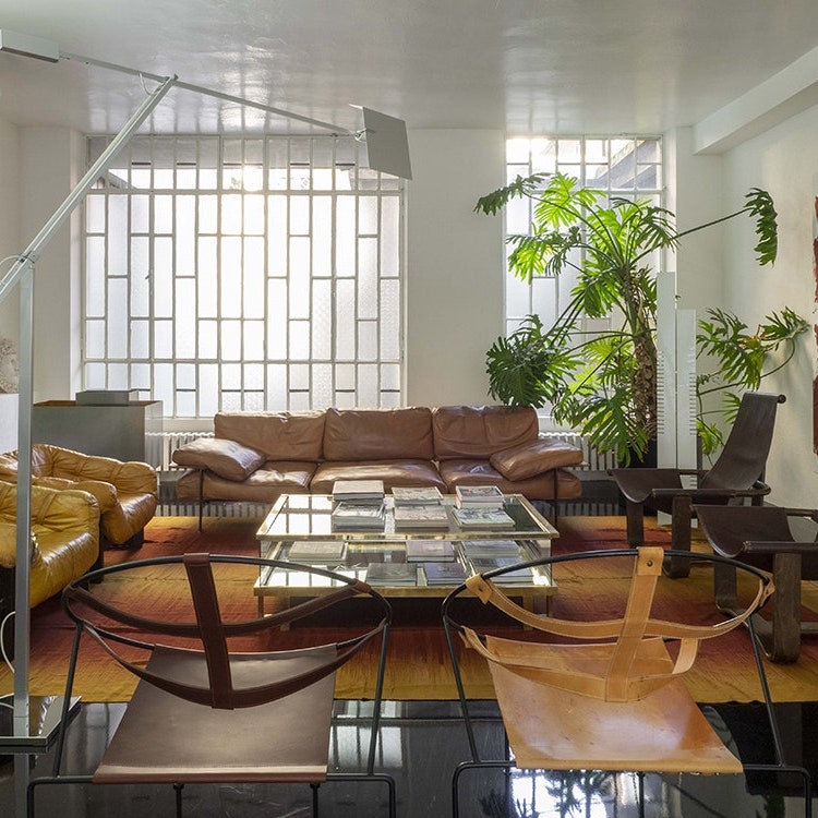 米兰时尚公寓 | 色彩斑斓的复古与现代融合-0