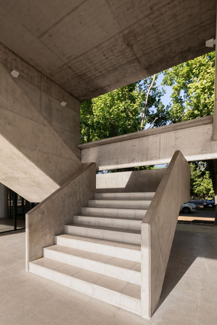 阿根廷罗萨里奥赛马俱乐部曲棍球更衣室设计丨Estudio Martin Elias Arquitecto-22