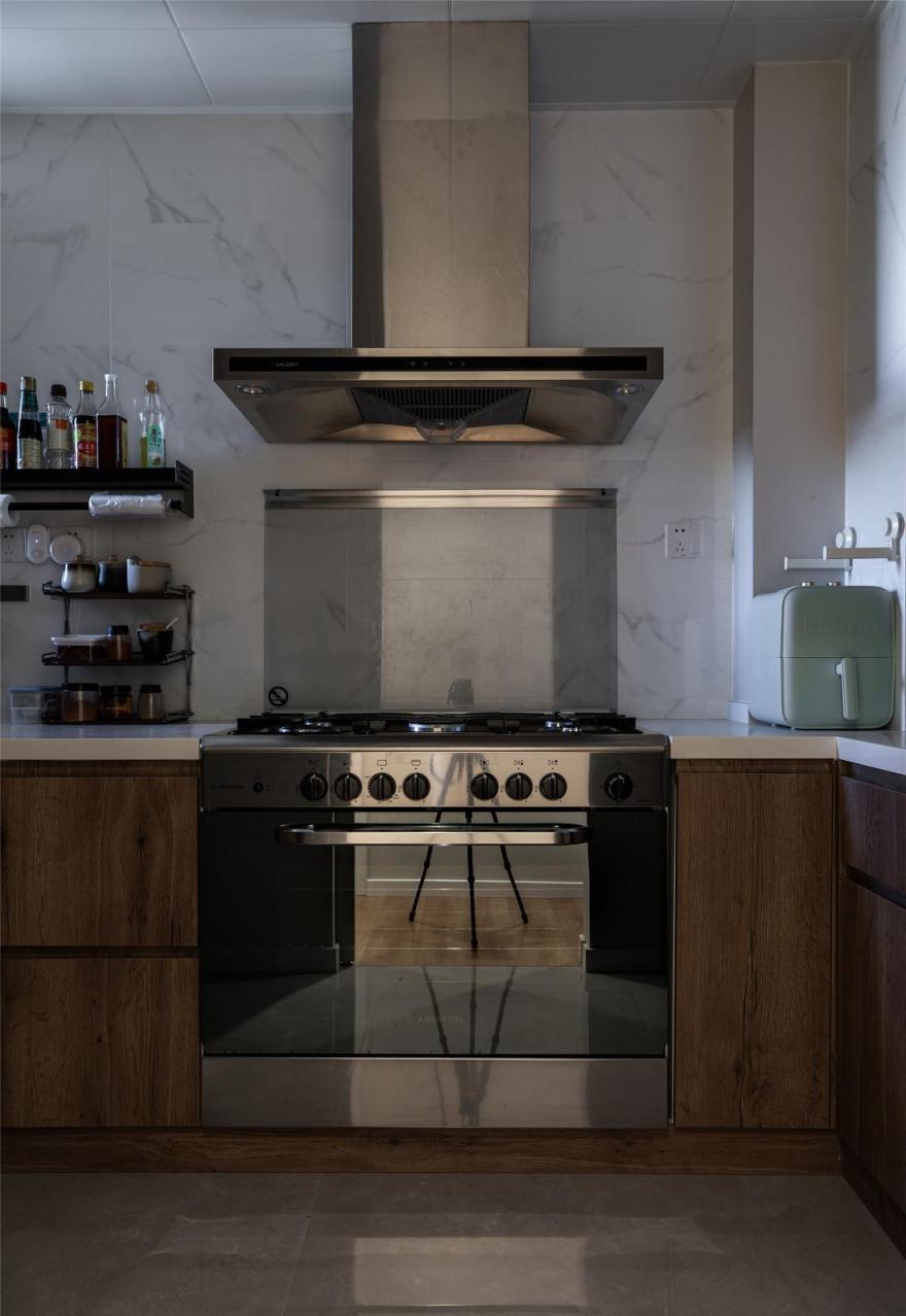 90 后独居中古风的 80㎡小家-37