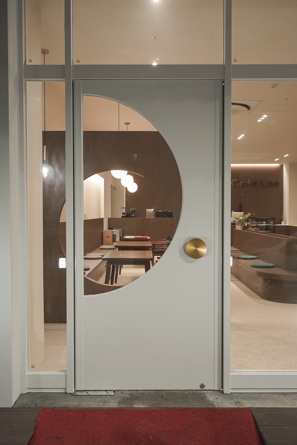 白色与木质，打造 36 平米的极简咖啡厅-19