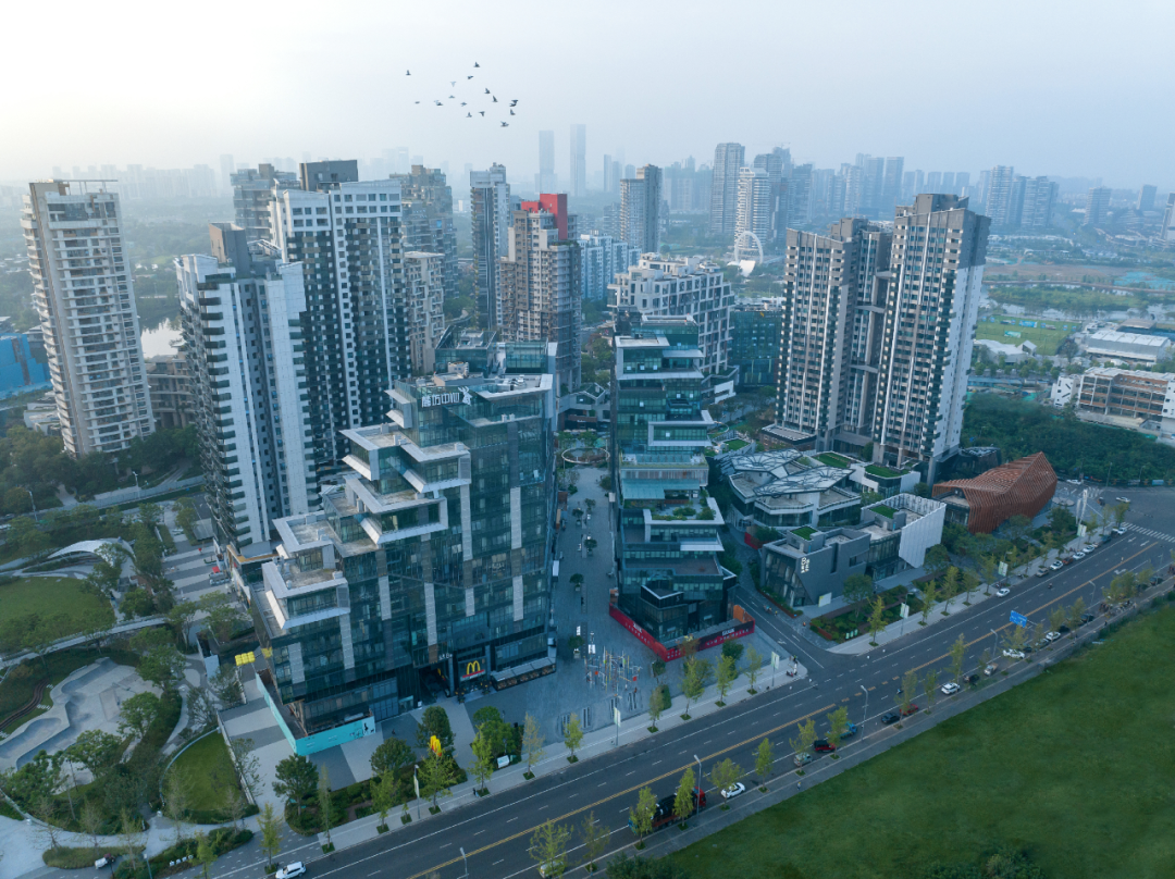 成都麓湖·麓坊中心,时空旅行者丨中国成都丨上海柏熙标识有限公司-20