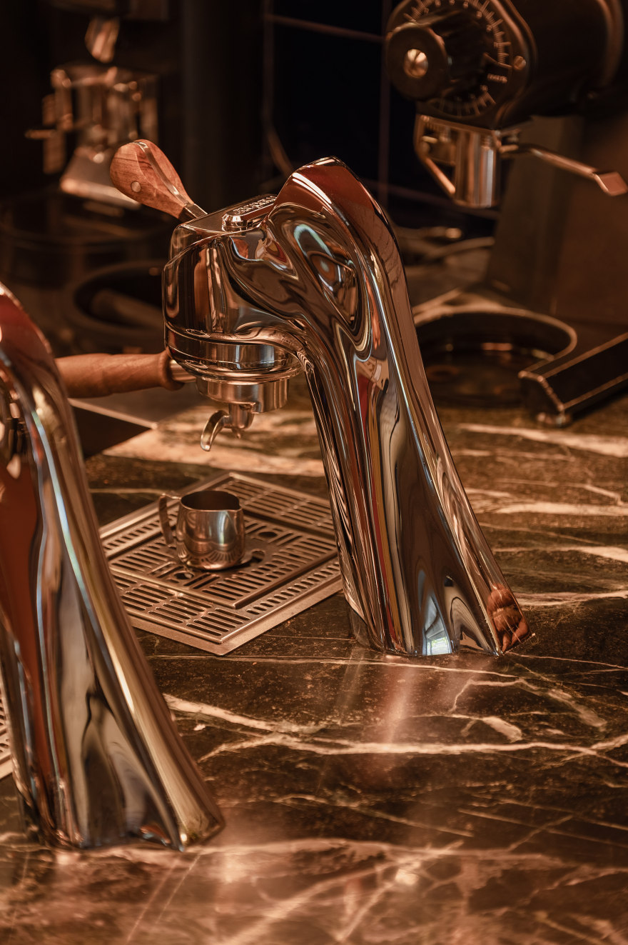 纯咖啡;原味咖啡(注:Frank 在这里可能是 纯的、原味的 意思,但不确定是否有特殊语境,如果结合特定品牌等情况可能有不同含义) 丨乌克兰基辅丨Yana Molodykh-20