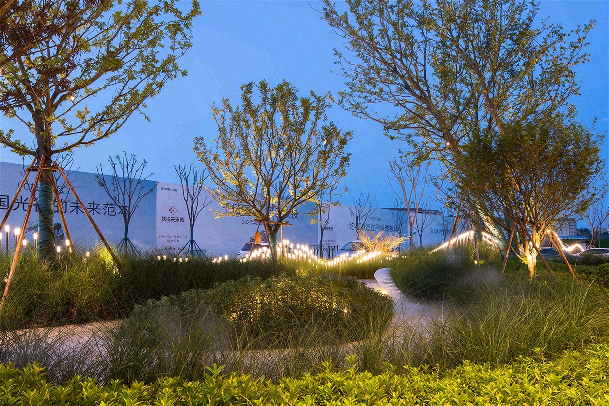 ” 明日 ” 之境,预见生活的超限感知—武汉联投未来荟 丨中国武汉丨环球地景设计-12