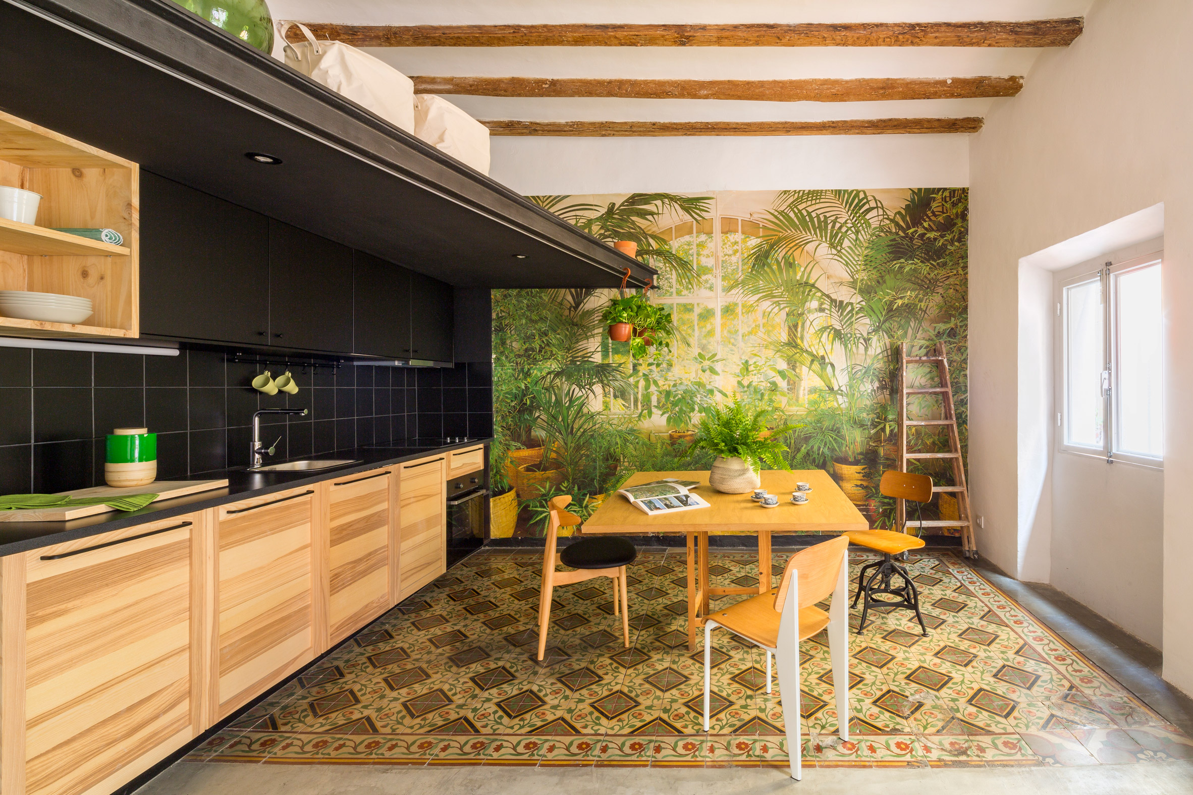 西班牙复古公寓的马赛克魅力-48