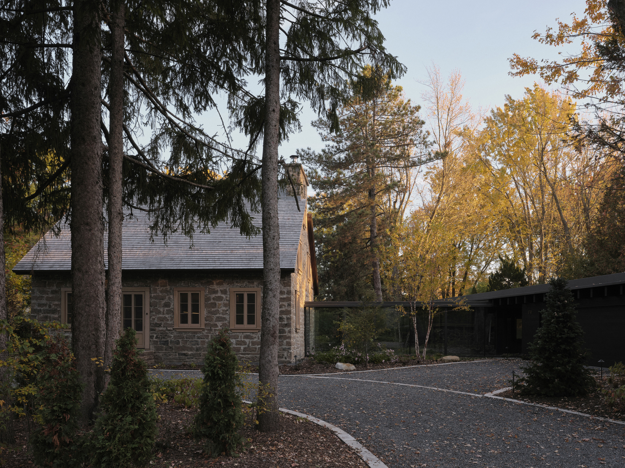 欧贝之家(注:Maison常见作房屋、住宅等意思,Aubé一般作姓氏,这里结合常见表达意译为欧贝之家 ) 丨加拿大丨YH2 Architecture-27