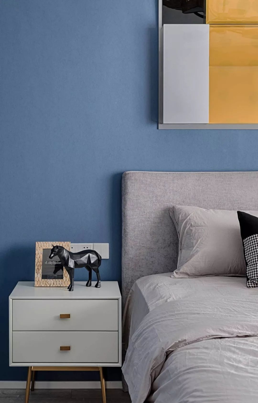 90 后小夫妻的 110㎡混搭三居室,原木、色彩与动漫的奇妙融合-30