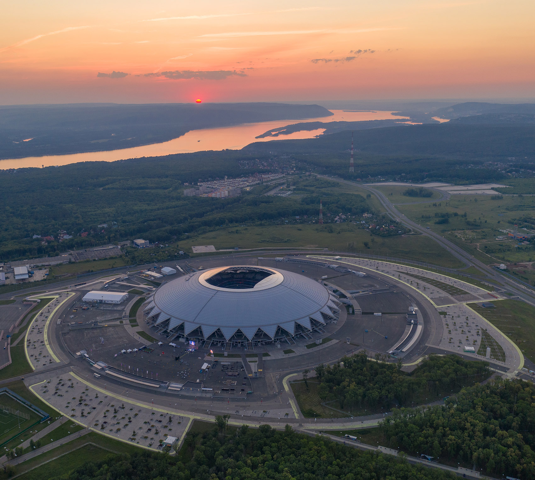 俄罗斯 Samara 足球场丨PI ARENA-19