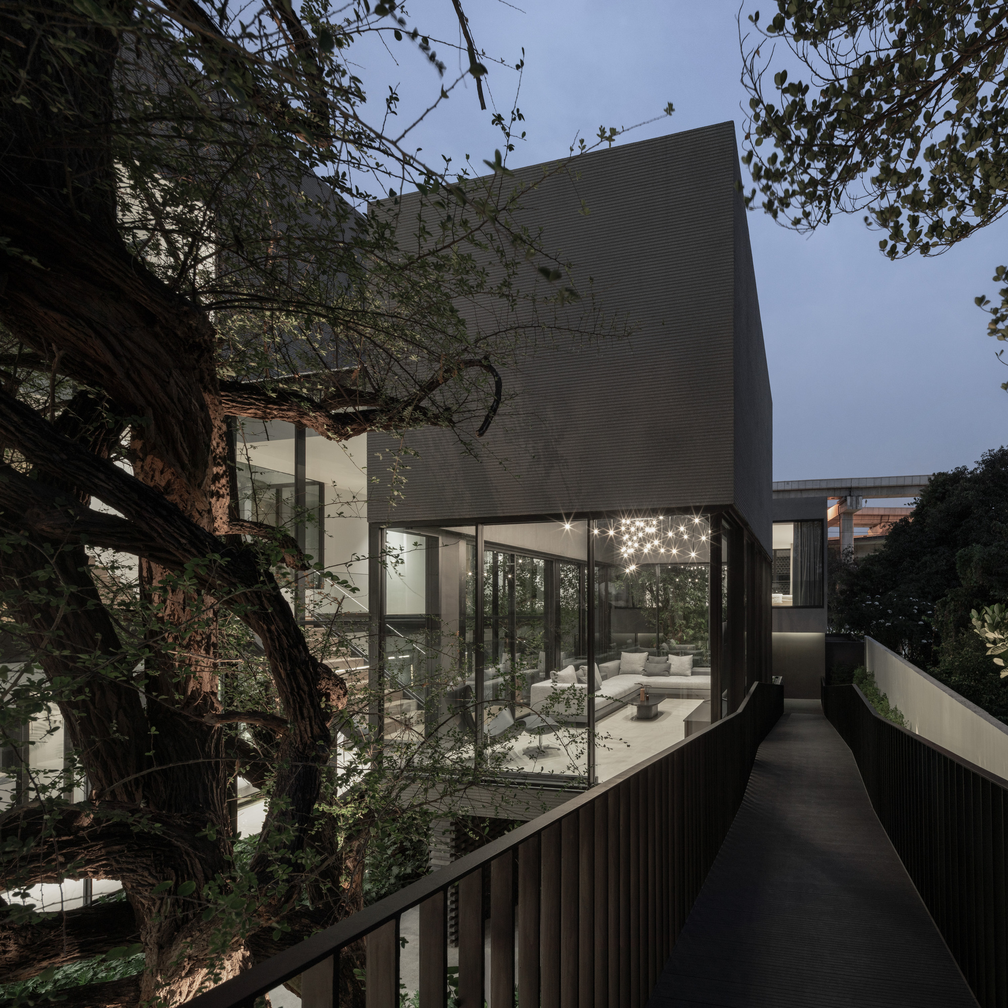 丨泰国曼谷丨CORE Cluster-42