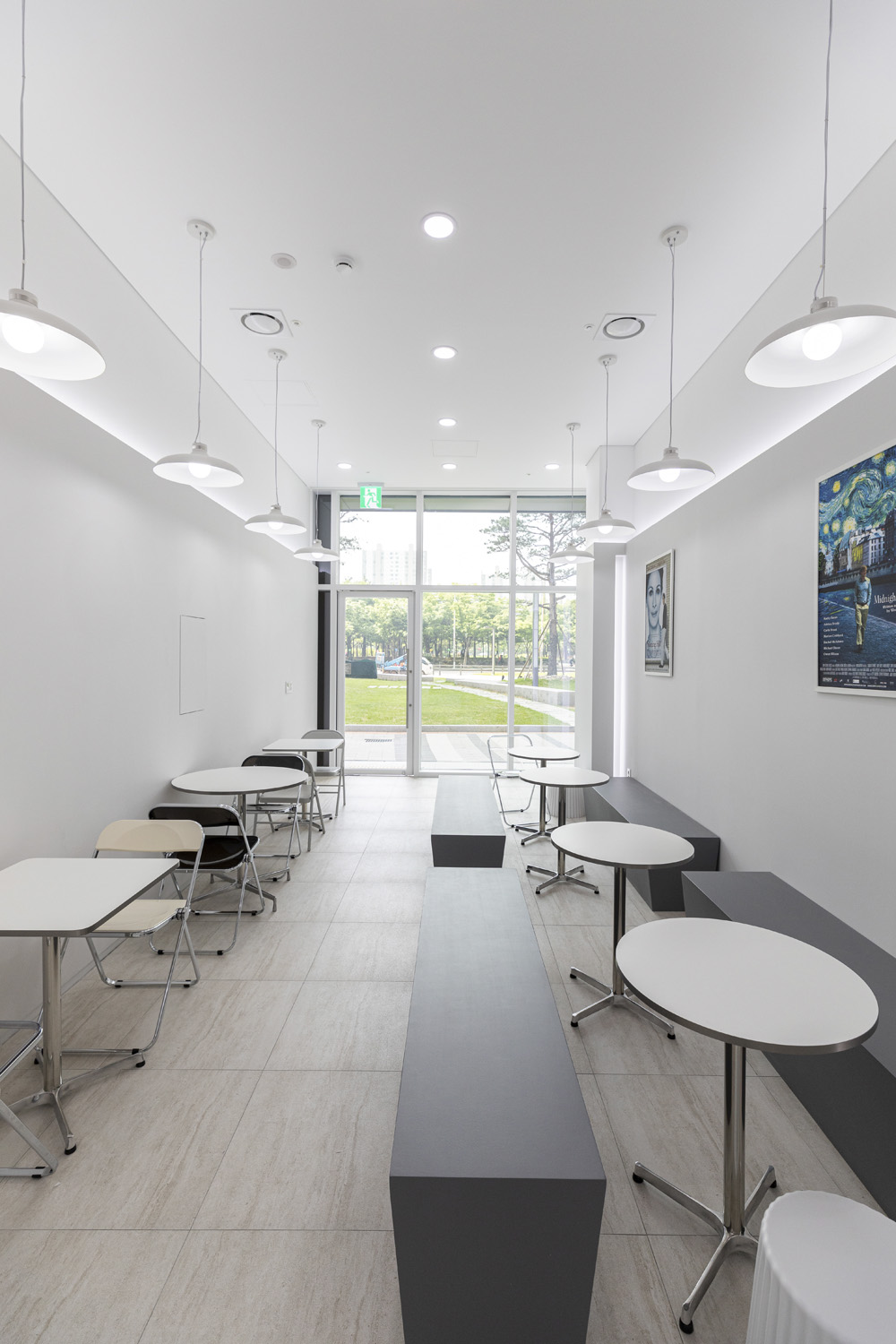 白色迷你设计，16 平咖啡厅的视觉冲击-13