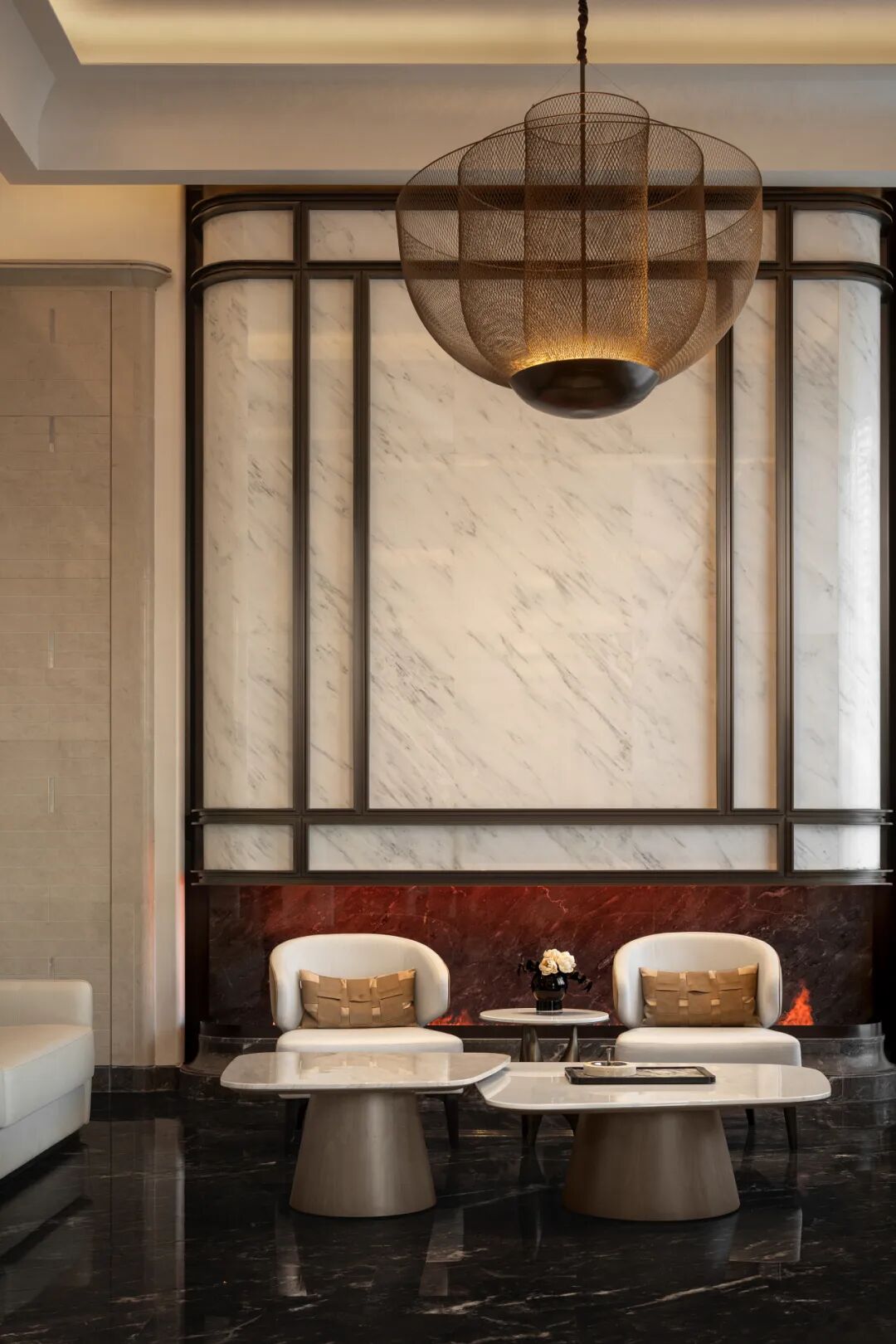 栋三尺设计|依山望江，空间中的精神秩序——现代奢居的仪式与尺度-23