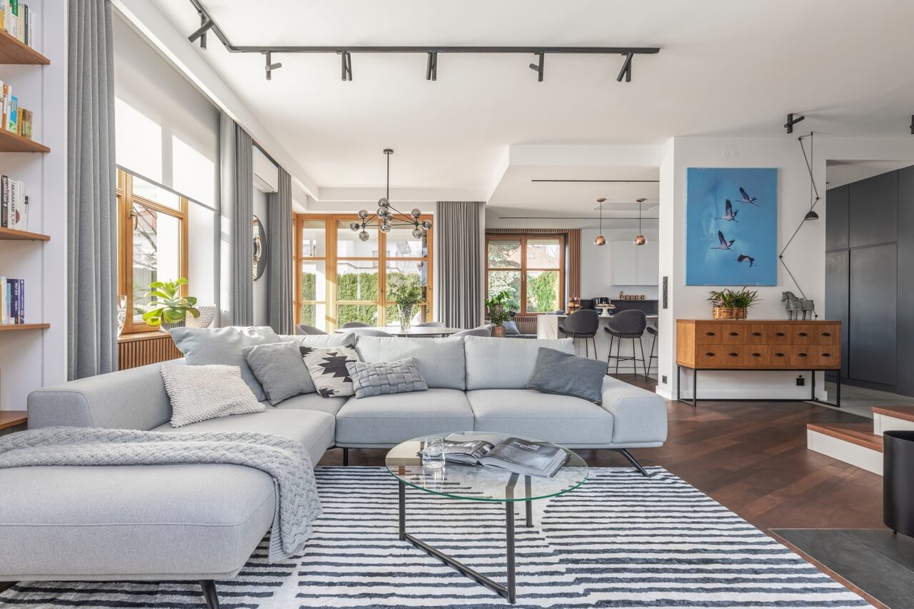 Eklektyczne wnętrza willi w podwarszawskim Konstancinie - projekt nieruchomości z rynku wtórnego - PLN Design-12