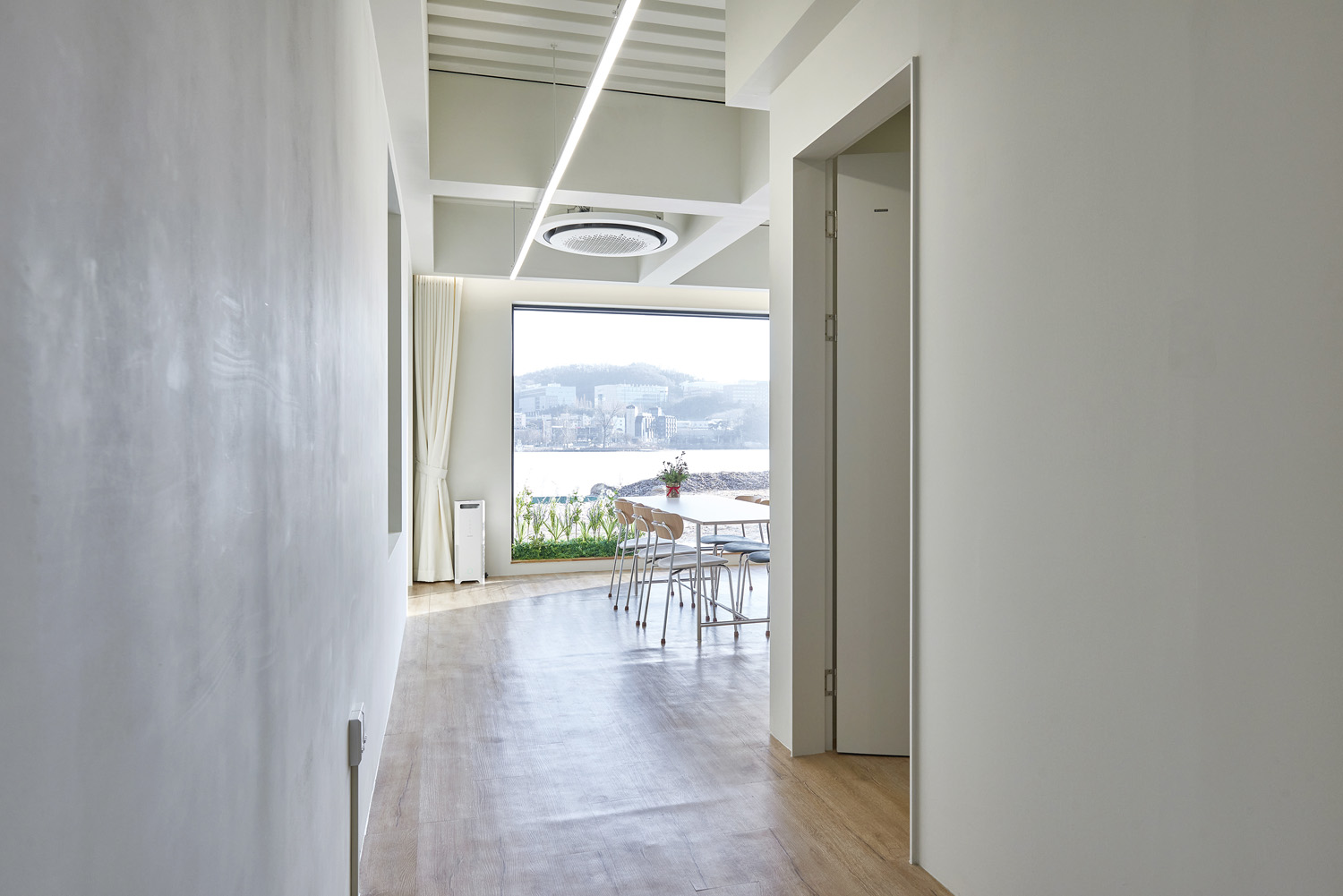 简约白与原木的 67 平亲子公寓-12