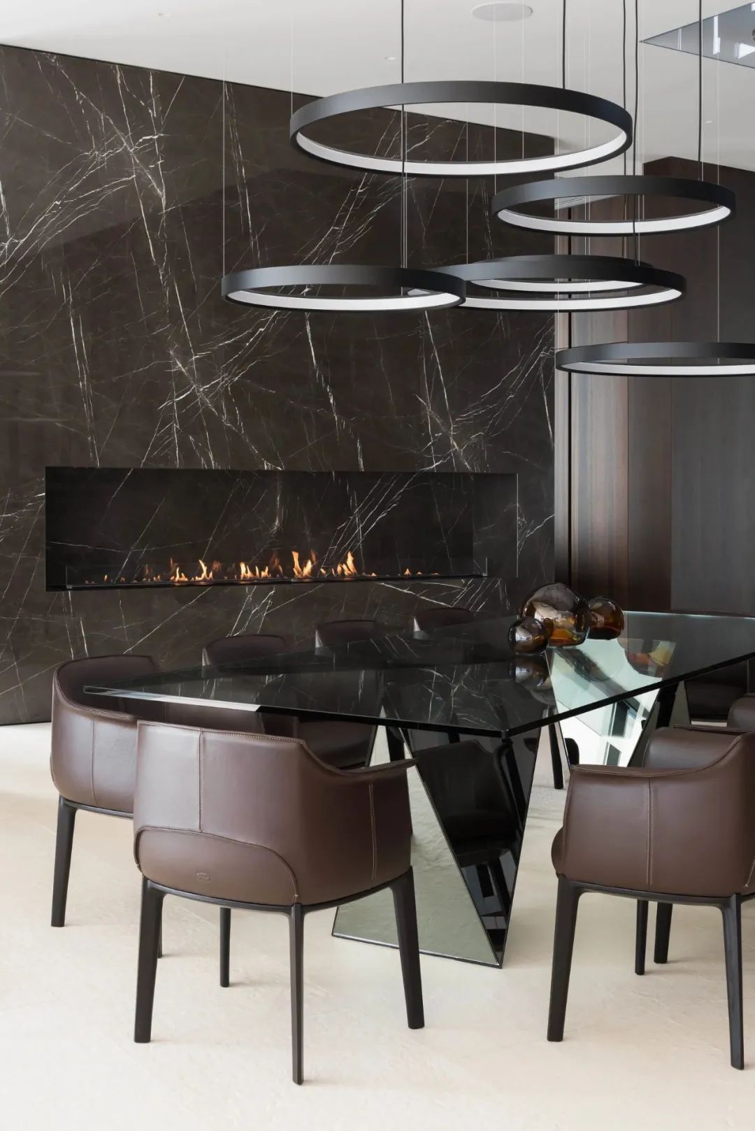 莫斯科郊区别墅，极简美学与自然融合的典范-89