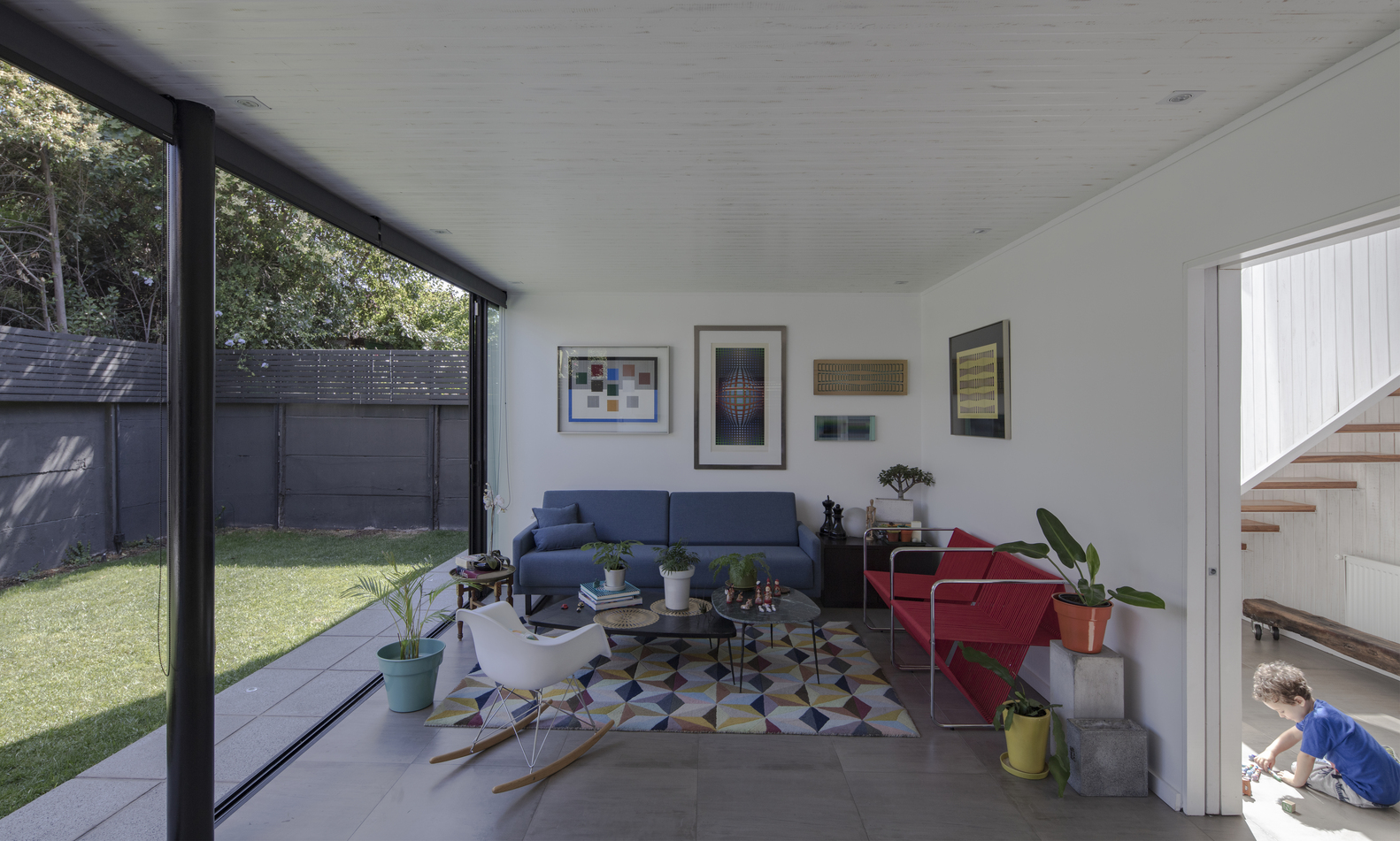 智利 Vitacura 社区翻新住宅，融入自然光线与可持续设计-29