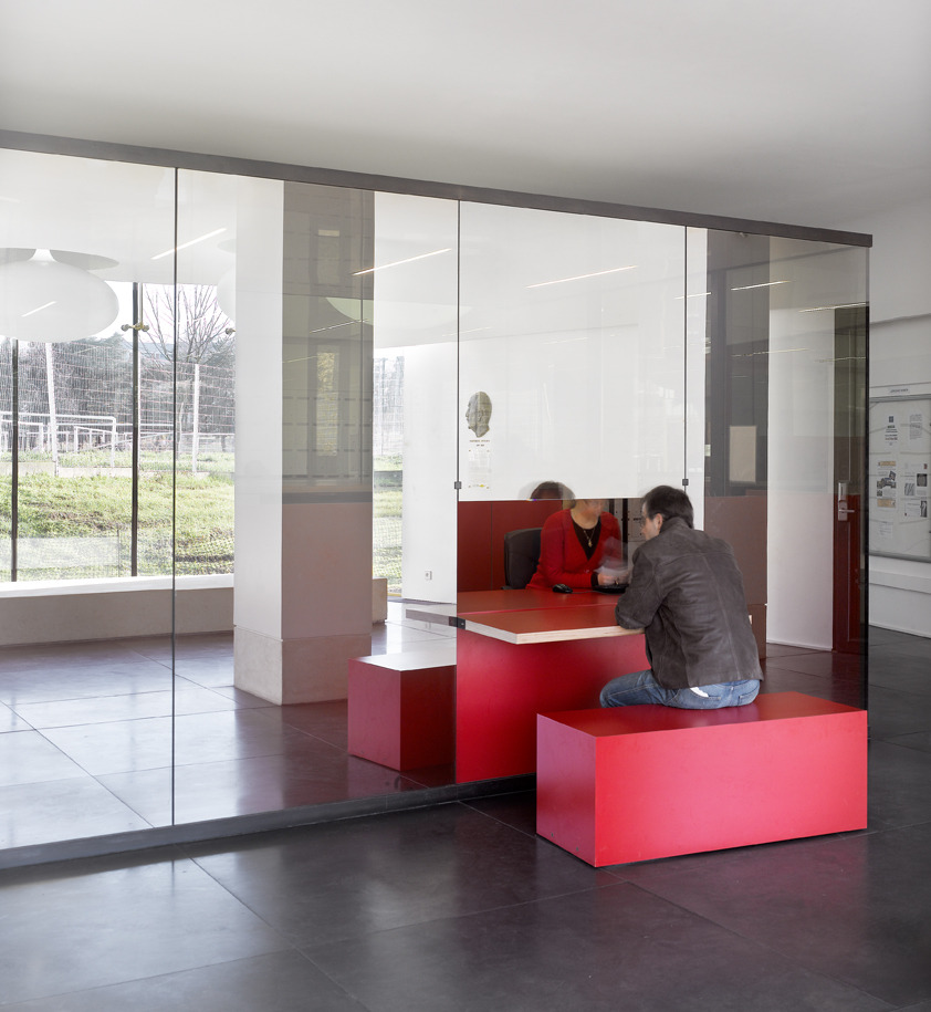 巴黎葡萄牙公寓翻新记 | 战舰灰立面展现独特魅力-13