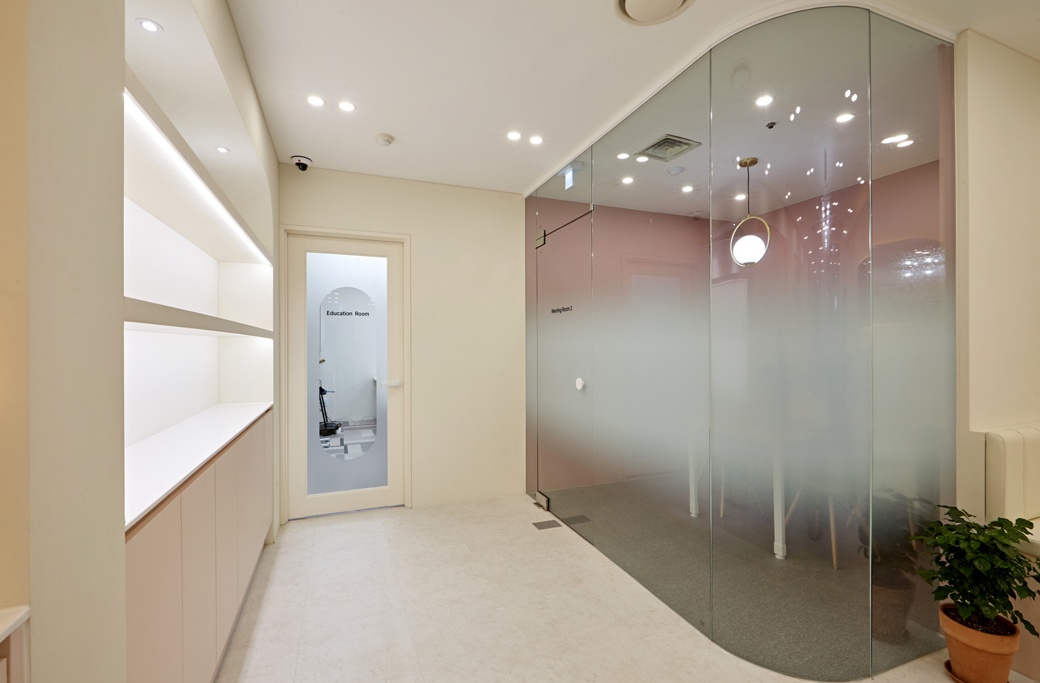 CS 共享办公空间 | 极简设计的 115 平米办公室内饰-11