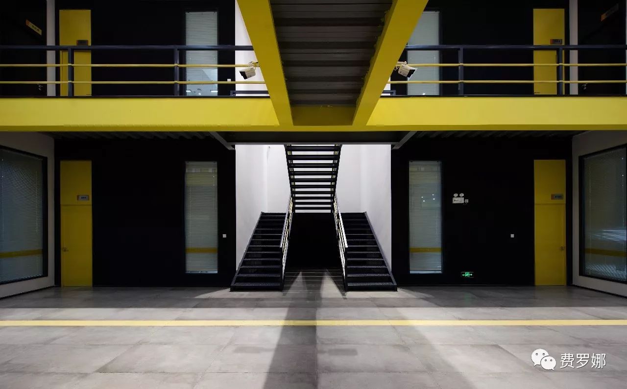 从废旧仓库摇身一变，成为最具时尚的驾校空间 | 费罗娜-22