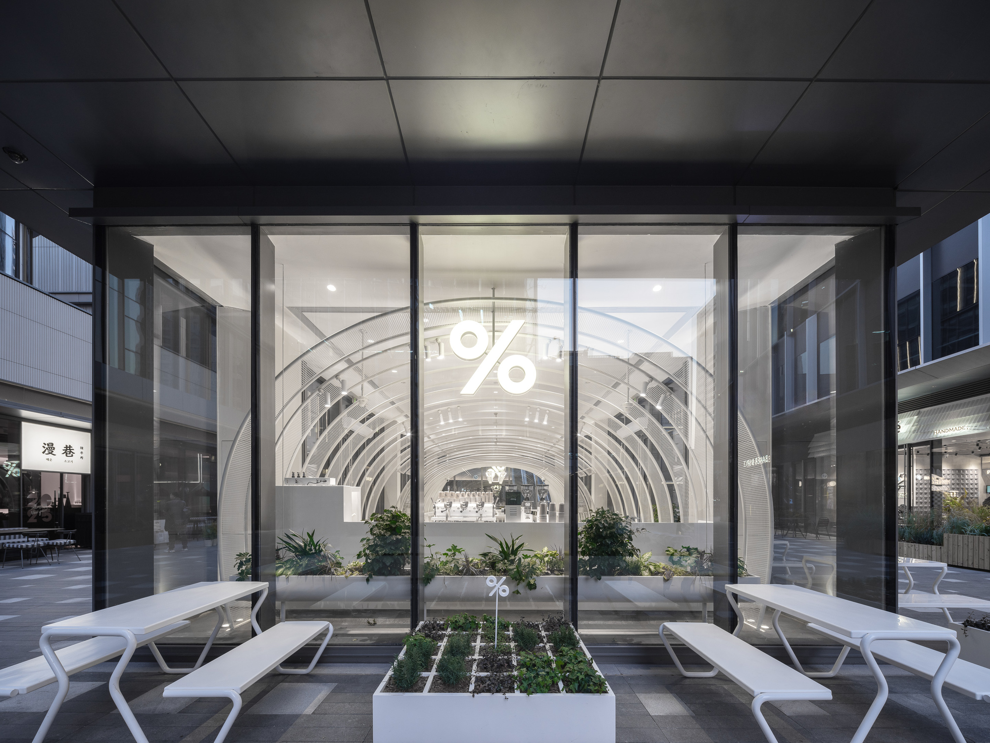 %阿拉比卡上海世博店丨中国上海丨Nguyen Khai Architects & Associates-20