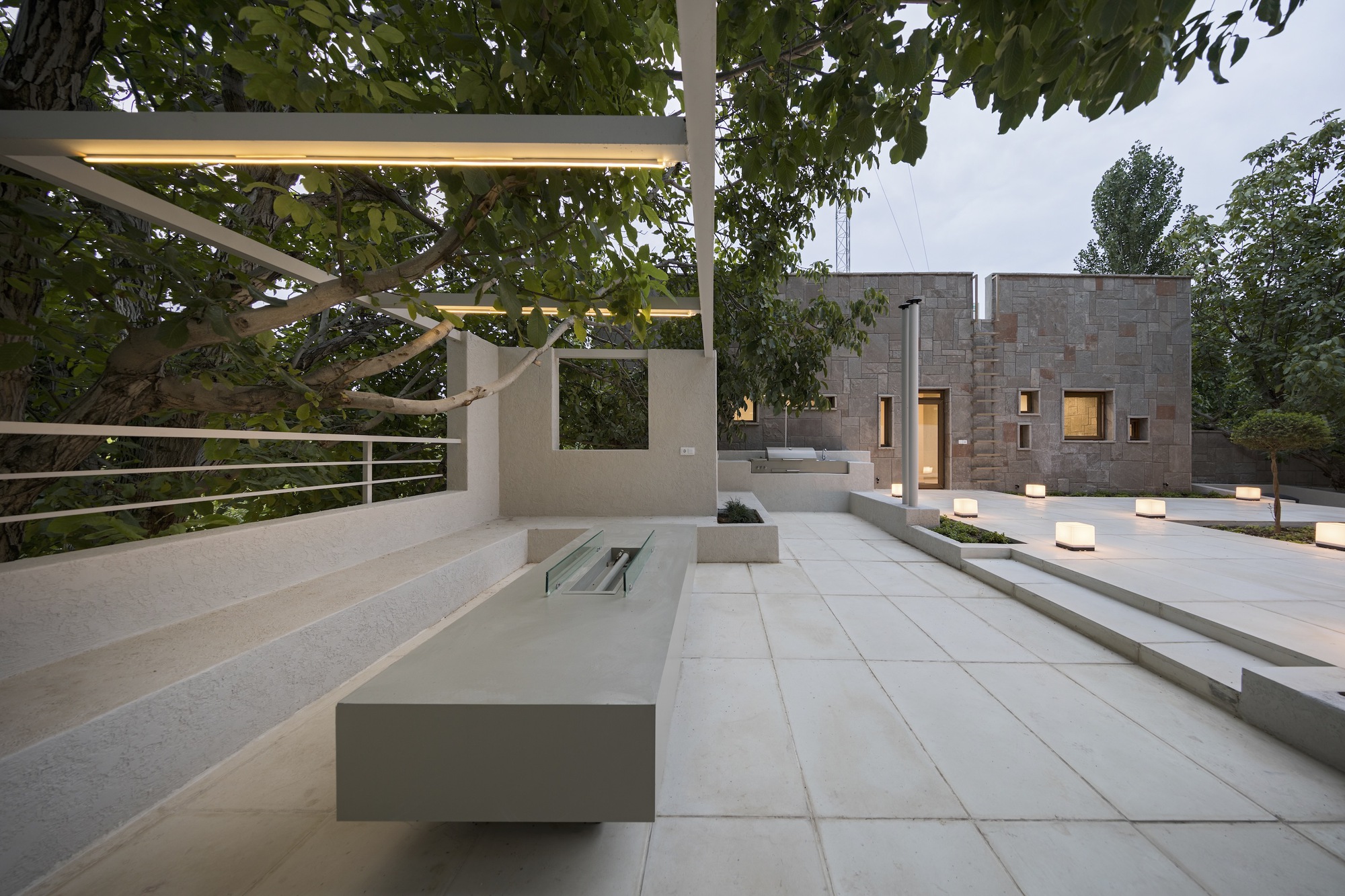 一所位于两个胡桃之间的房子丨伊朗丨KAV Architects-36