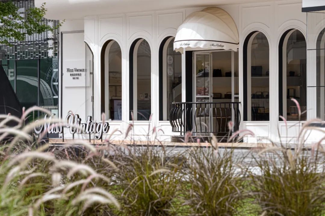 Miss Vintage 奢侈品集合店丨中国重庆丨岭众联合田艾灵设计-15