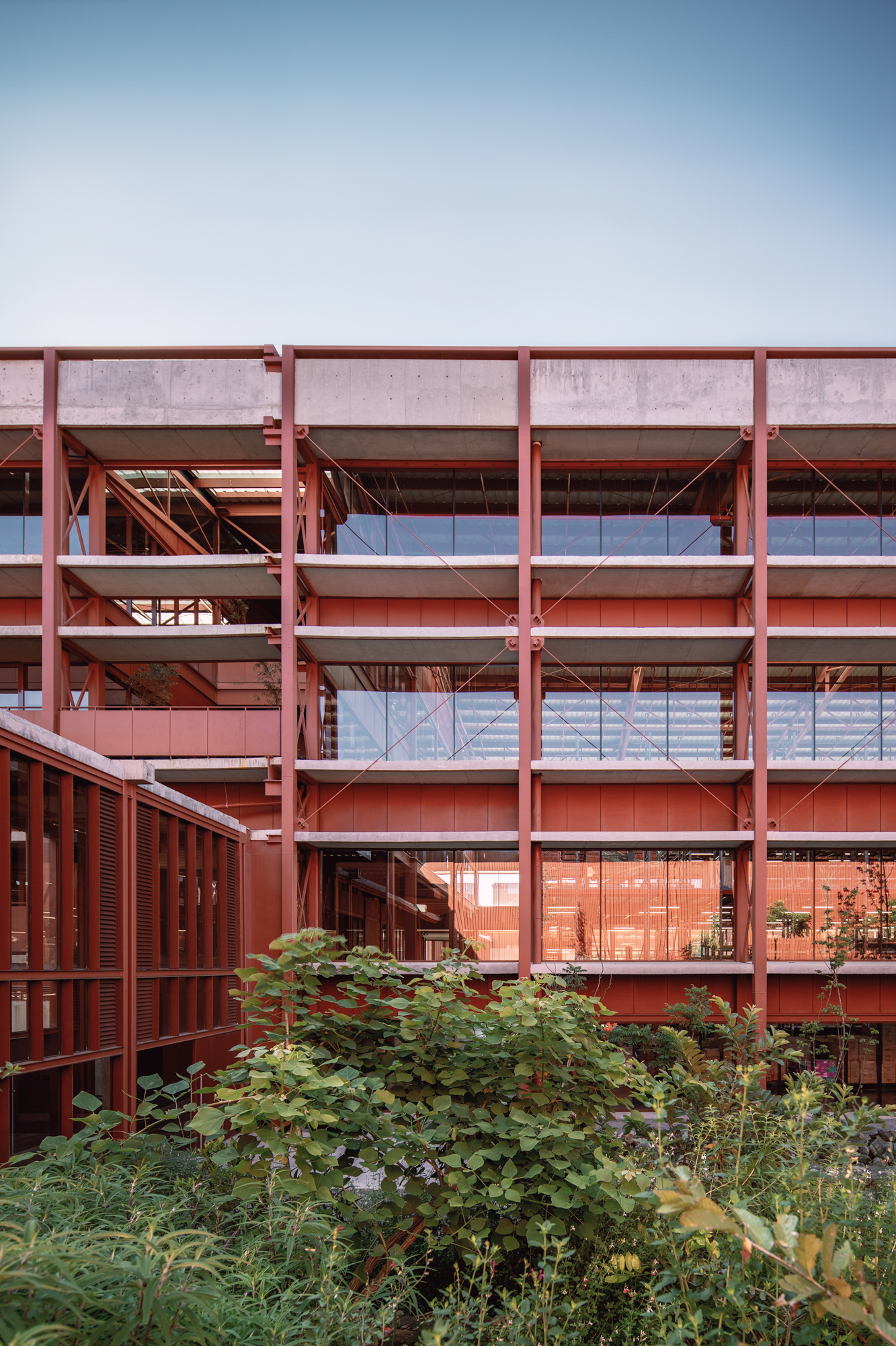 工业与花园的结合：CBG园区 / Estudio MMX+Luis Campos-4