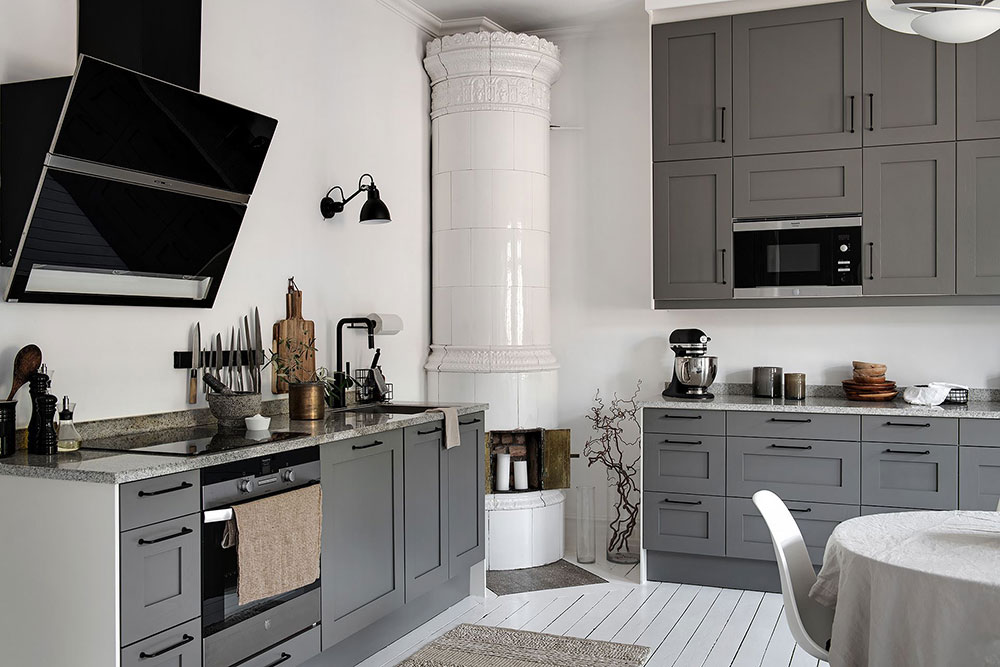 哥德堡优雅灰白公寓,复古门设计瞩目-13