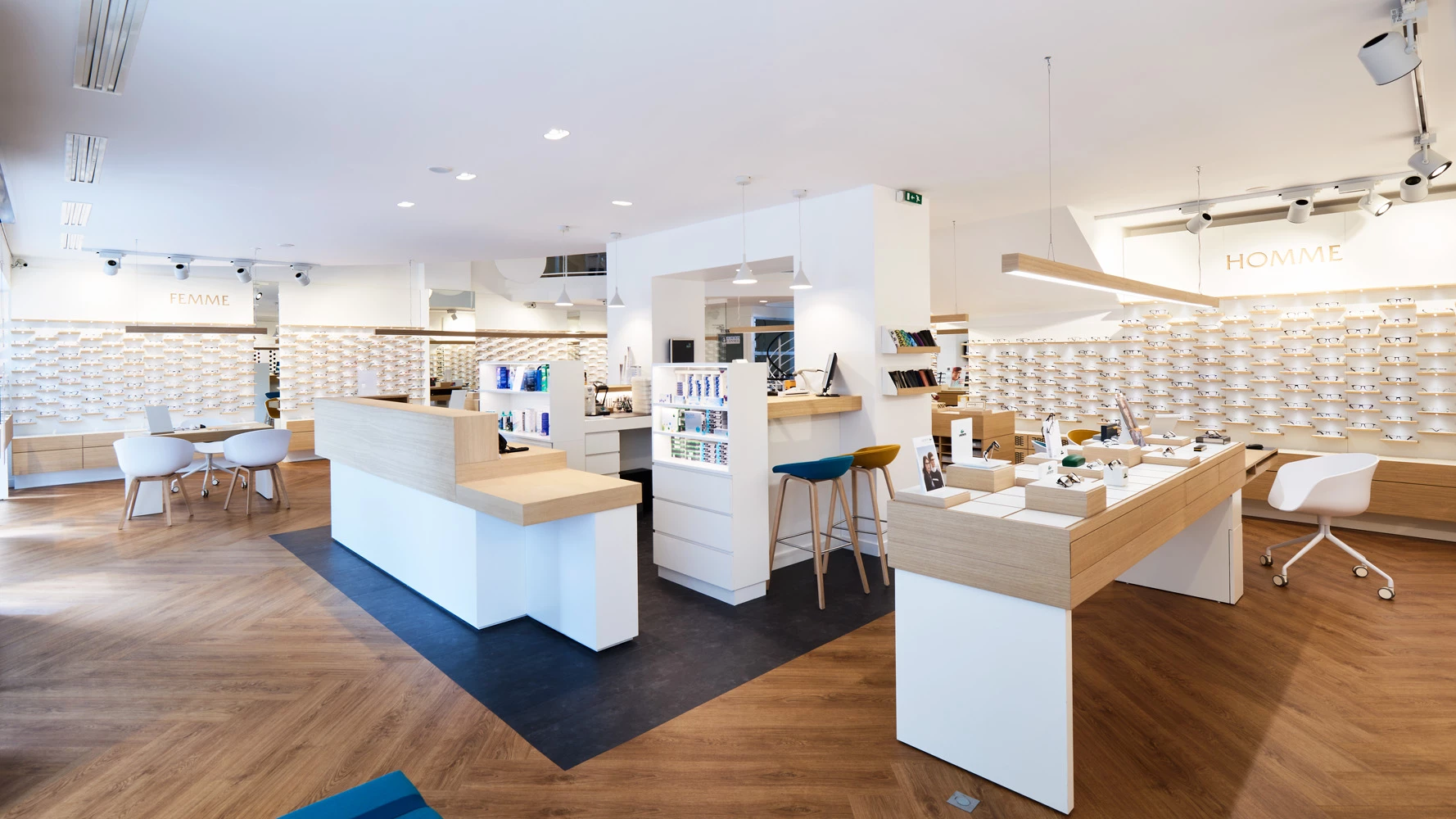 法国保罗眼镜店——聚焦产品的独特设计-15