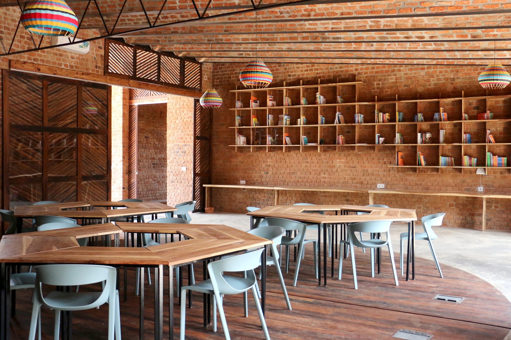 Girl Move Academy / ROOTSTUDIO + Paz Braga-13