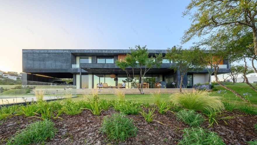 黑房子 或 黑色房屋 丨阿根廷科尔多瓦丨AR Arquitectos-26