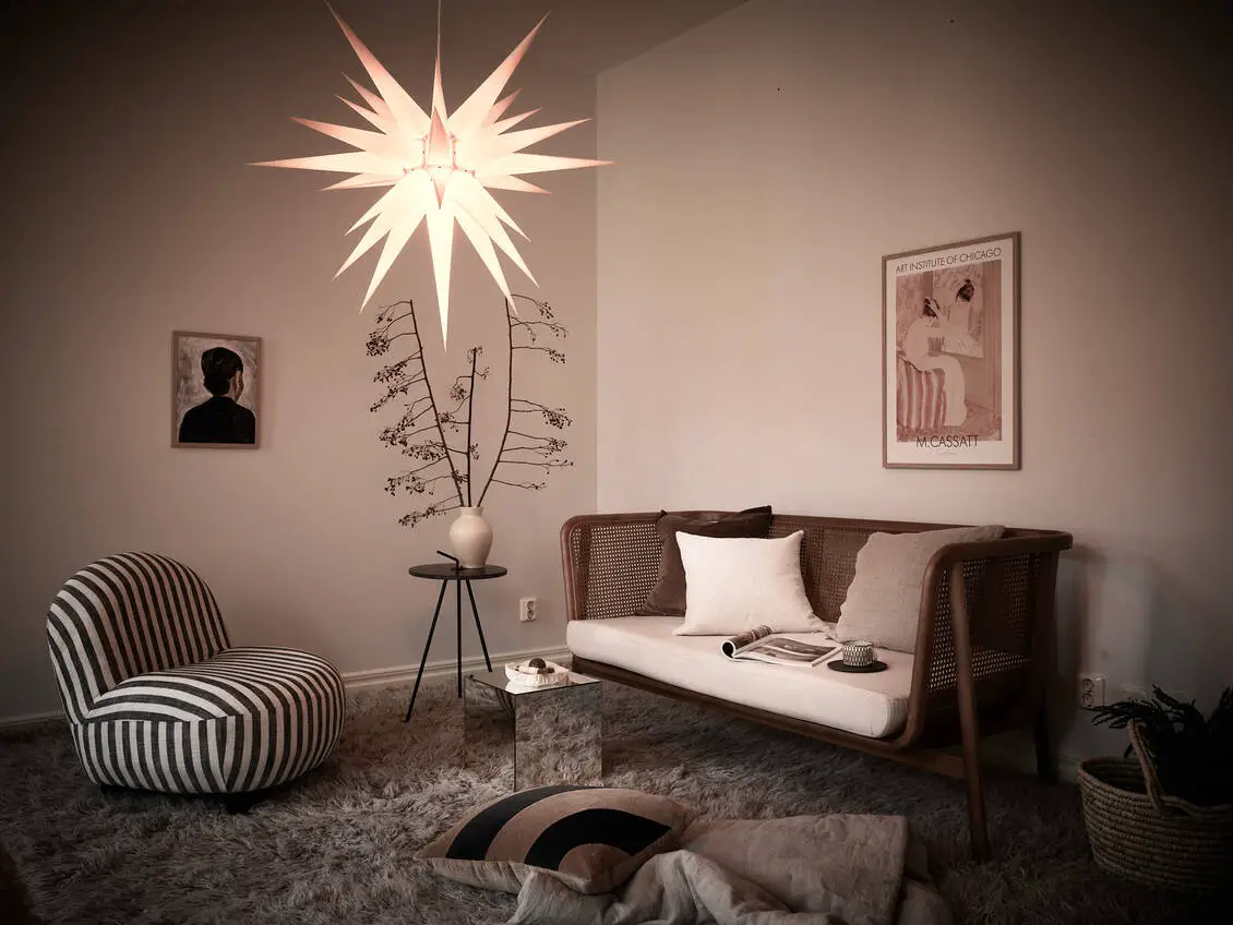 瑞典冬日暖光 | 经典 19 世纪公寓的温馨改造-3