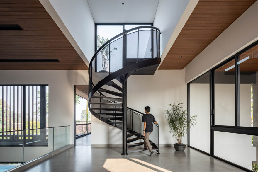 HUMBLE AND HOMEY, RUMAH MEWAH DI PLONGKOWATI - Asrinesia-31