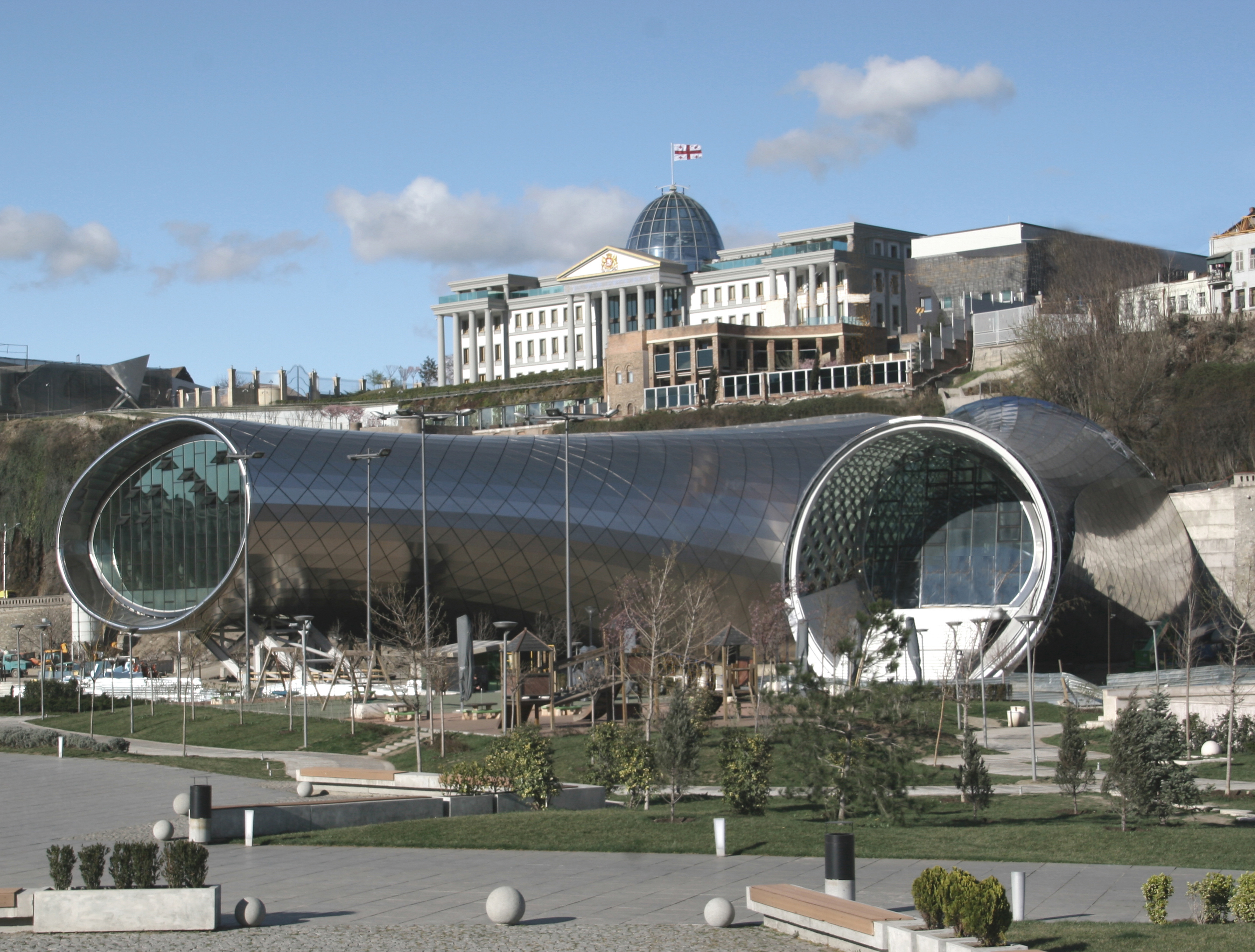 Fuksas 夫妇打造格鲁吉亚绿色公园音乐剧院与展览馆-12