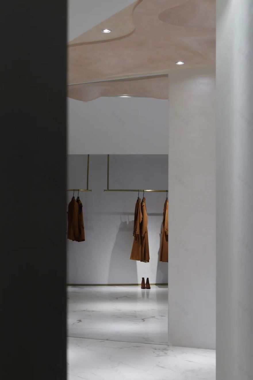 双鱼主题的高定服装店丨中国成都丨文东上锦设计-10