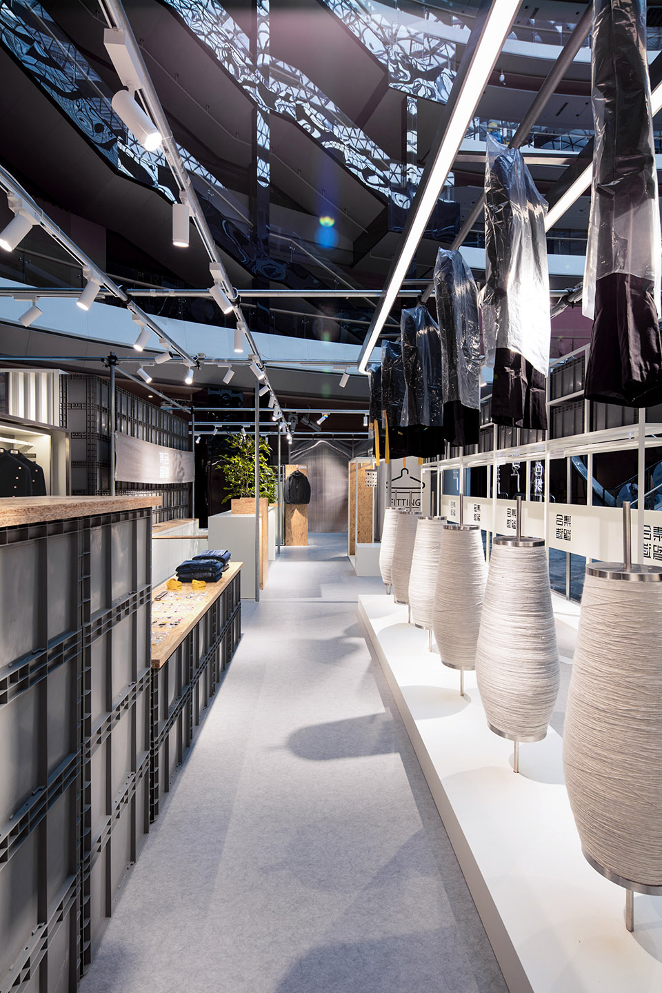 依文集团中国质造徐州苏宁店 / 吾觉空间-15