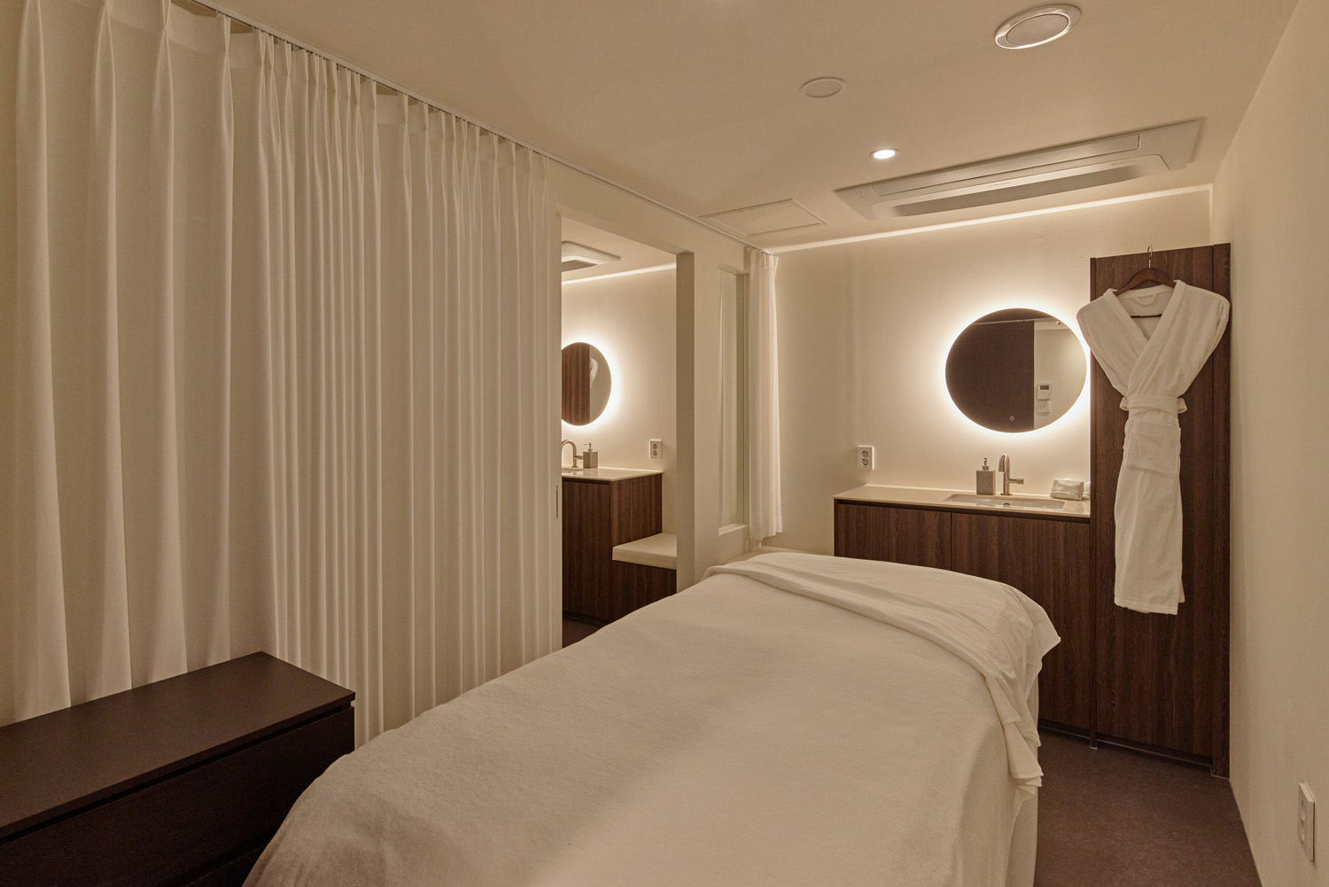 "木材与高级酒店氛围的完美融合 - 21 坪酒店式公寓室内设计"-9