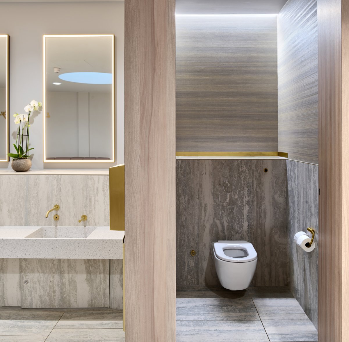 Carden Cunietti · 公共卫生间-9