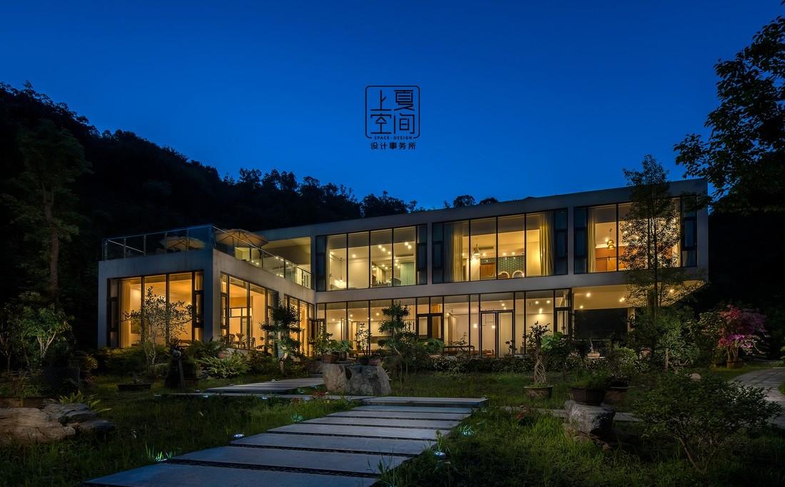 山间民宿"天空之镜",自然与空间的完美融合-0