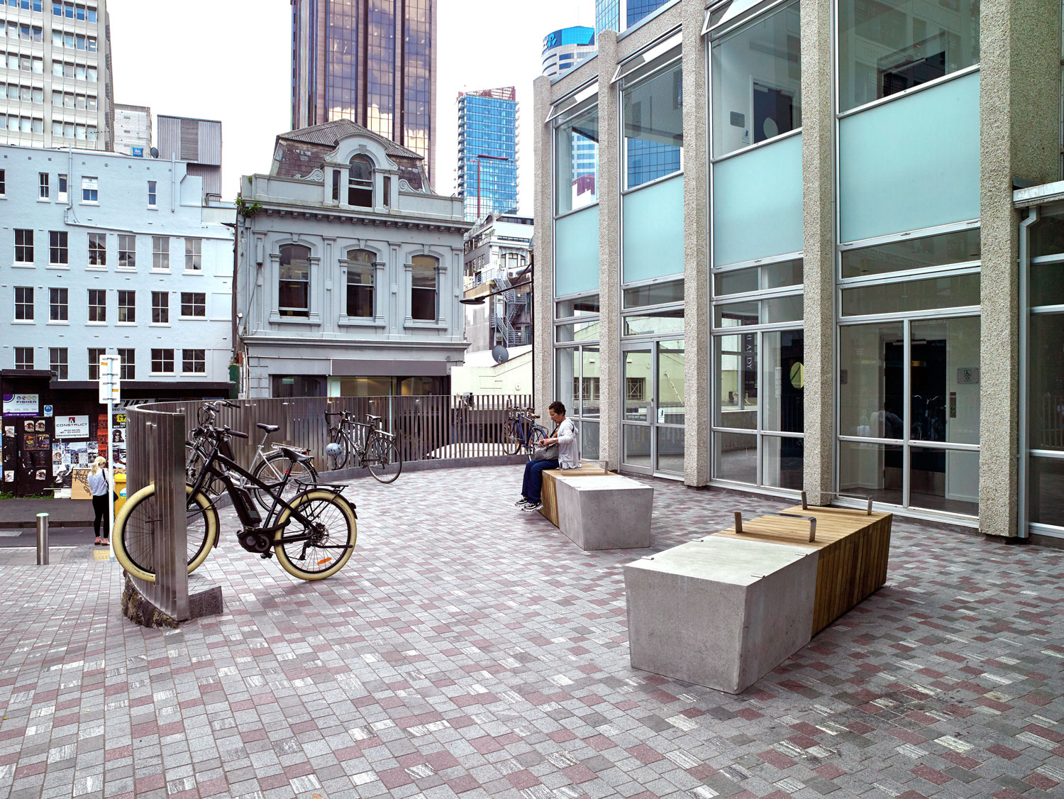 新西兰奥克兰市中心的公共艺术绿洲——Freyberg Place-35