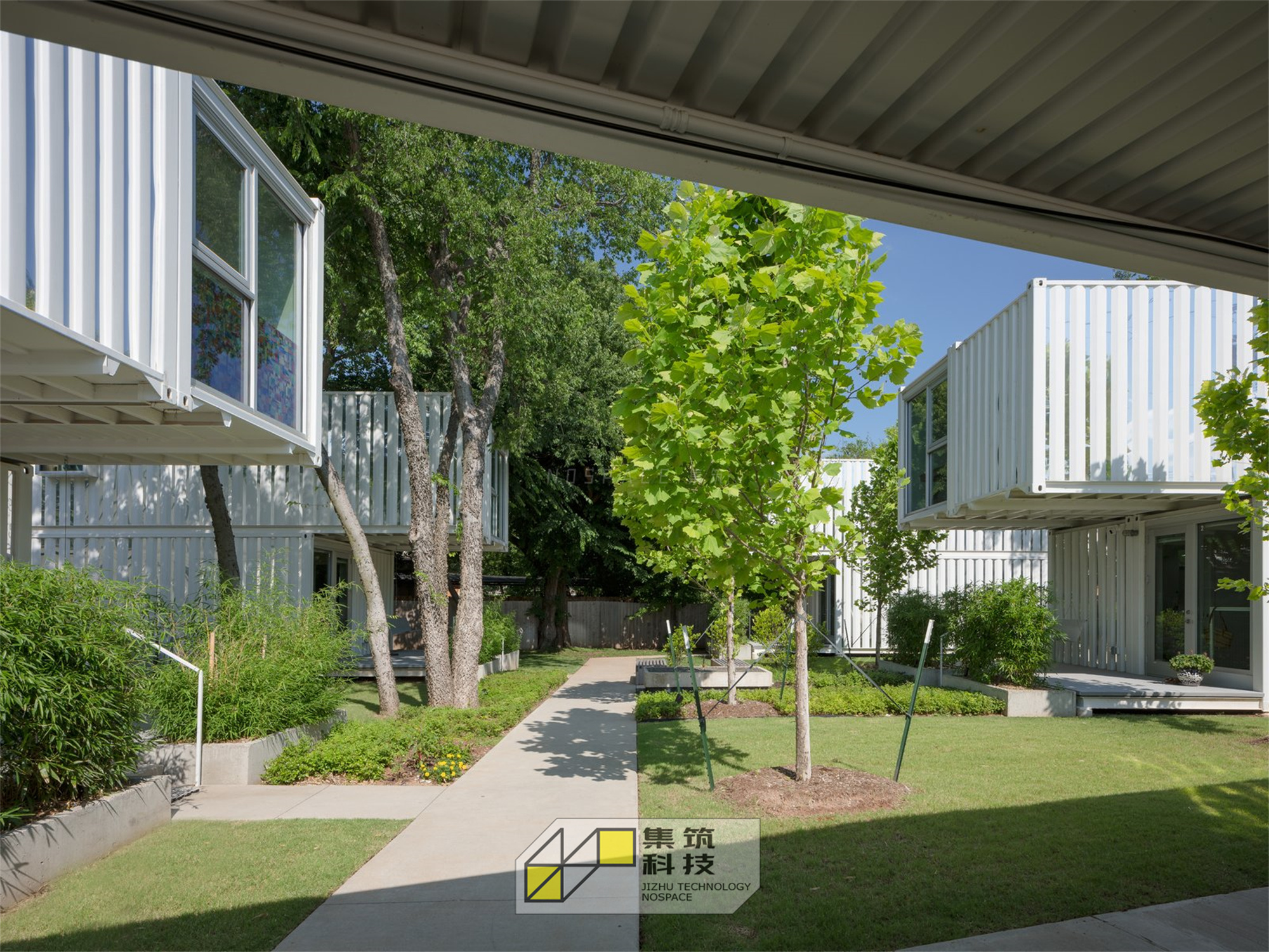 松鼠公园纯白镜面集装箱民宿丨美国俄克拉荷马城丨AHMM 建筑事务所-30