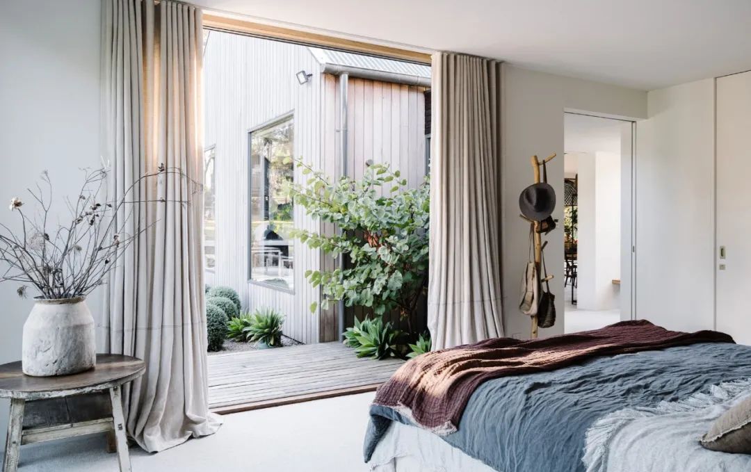 诗意宁静的谷仓式家庭住宅丨加拿大维多利亚丨Billy Innes-16