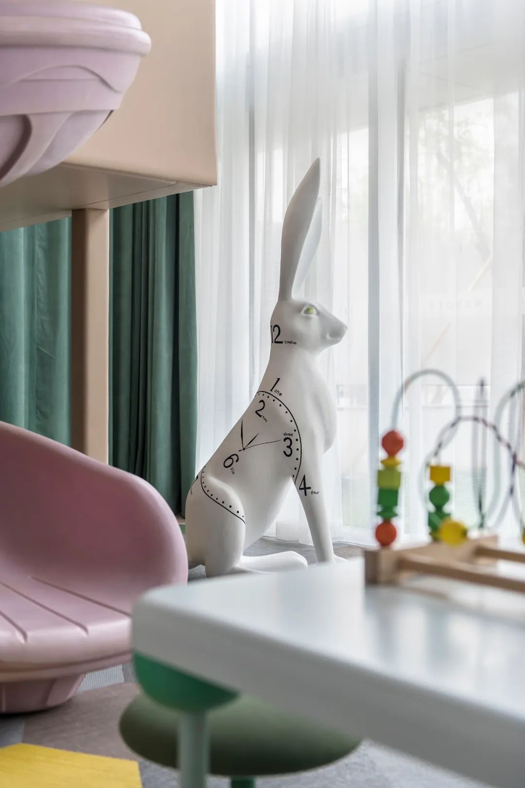 童梦空间 | 自然、艺术家与糖果色的儿童空间设计-5