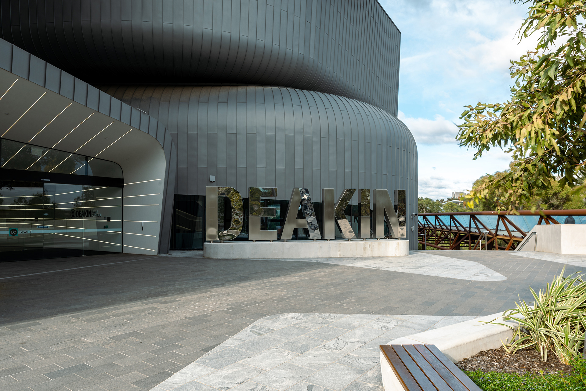 迪肯大学建筑 LC丨Little Planet-9