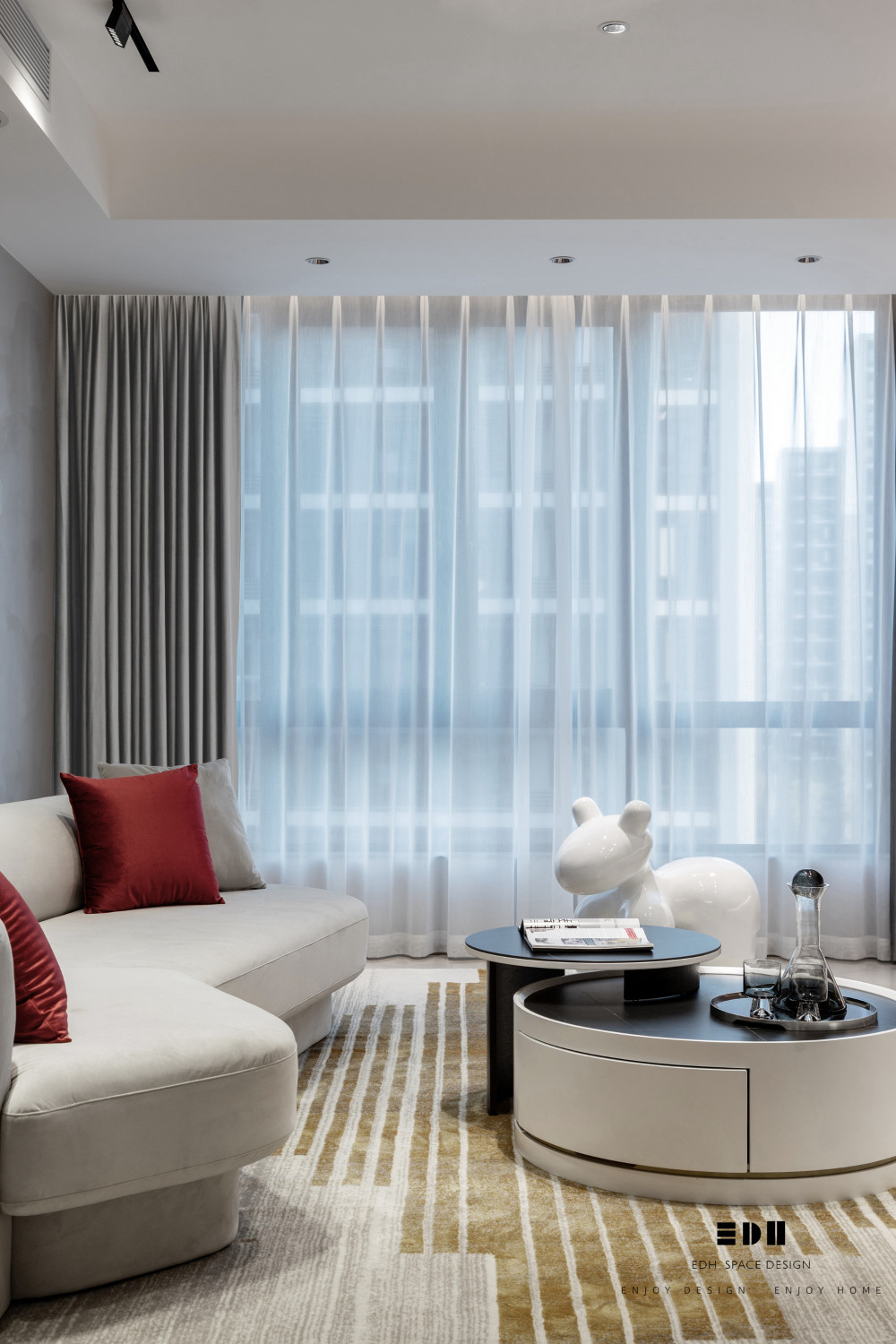 星空之梦 · 红金交织的现代家居空间-27