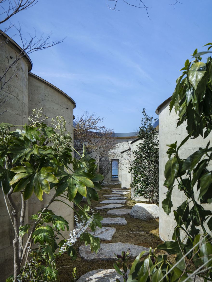 小豆岛非酒店度假村(注:Setouchi一般指日本濑户内海地区,这里推测可能是小豆岛相关度假村,可根据实际情况调整) 丨日本丨Bjarke Ingels Group-18