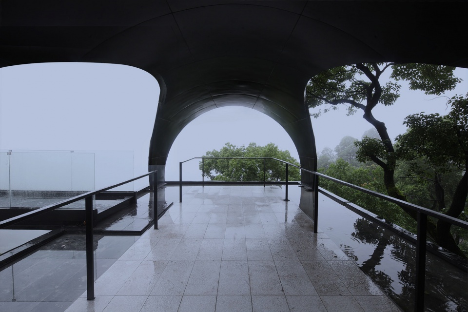 重庆南山“塔可夫斯基式”住宅 | 雾中桥梁的魔幻建筑体验-28